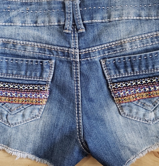 Mossimo Jean Short Shorts - Picture 6 of 7